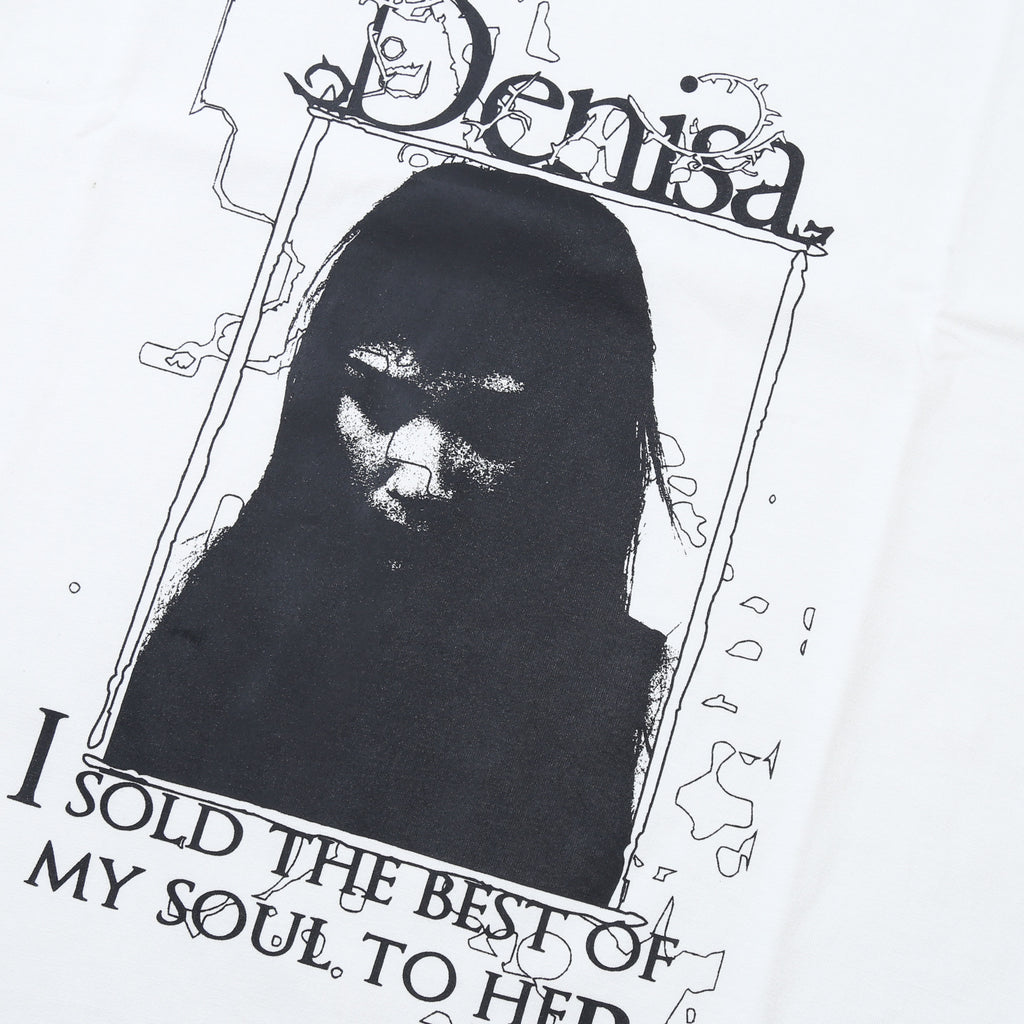 Denisa - Potrait of Den - T-Shirt - Regular Tee - Broken White